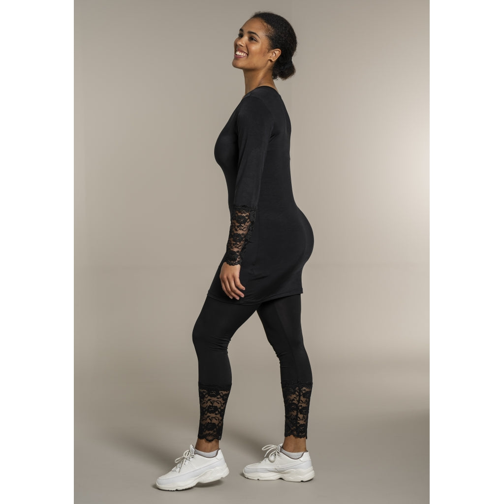 Sandgaard Bluse med blonde ærmer Top Black