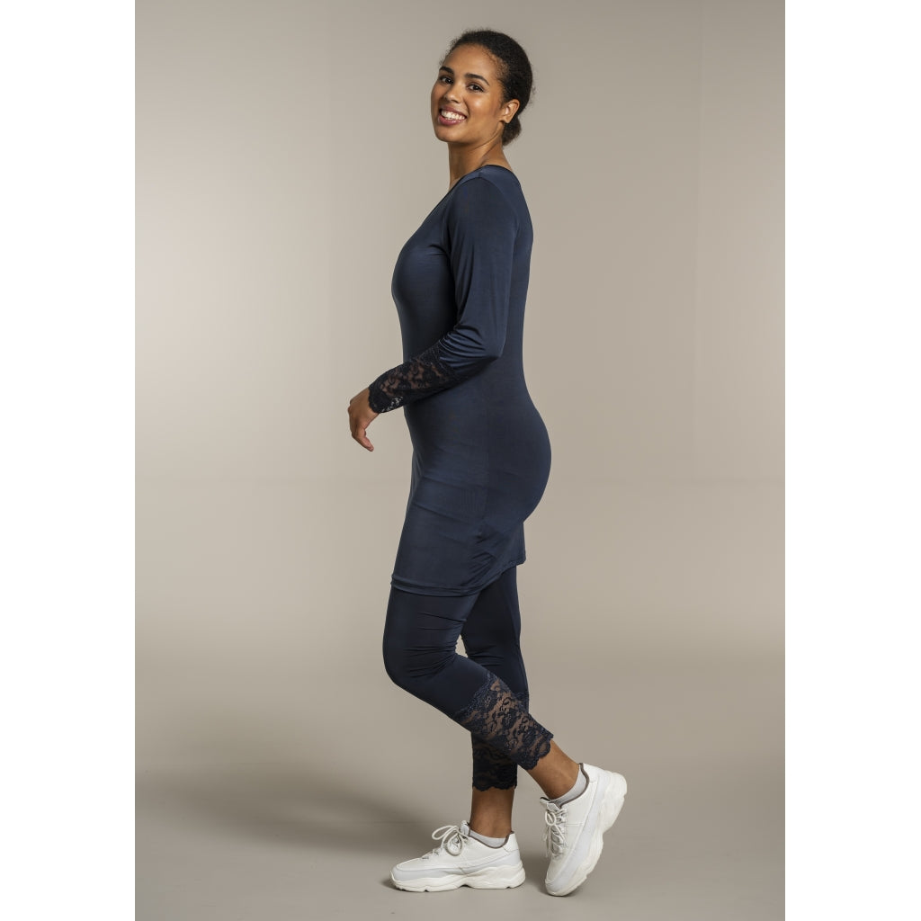 Sandgaard Bluse med blonde ærmer Top Dark Blue